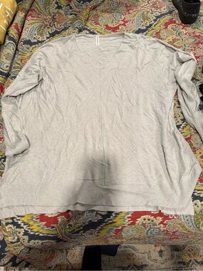 Zenana Outfitters Light Gray Basic Scoop Neck Top